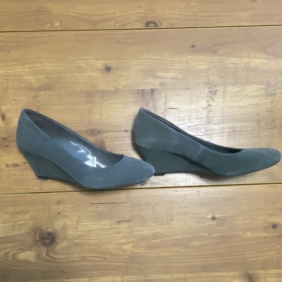 Merona Gray Wedges - Picture 6 of 7